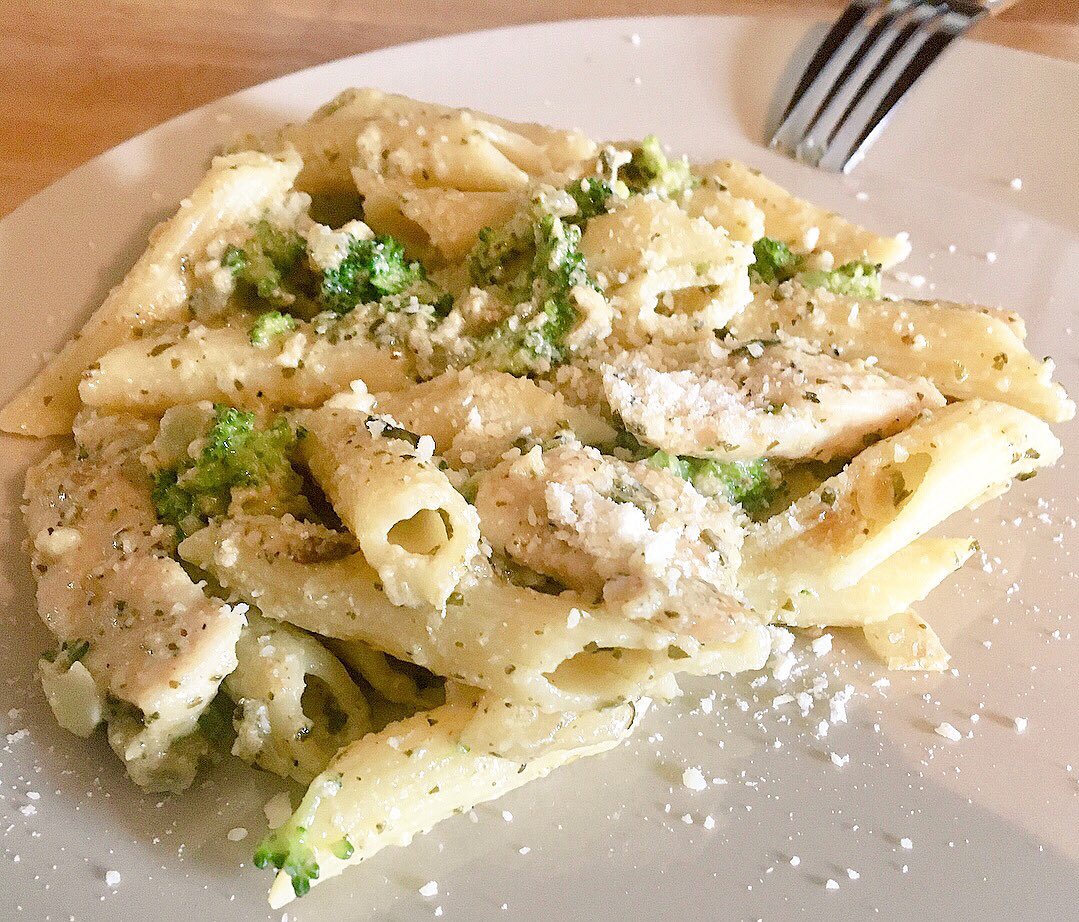 Creamy Pesto Chicken & Broccoli Pasta